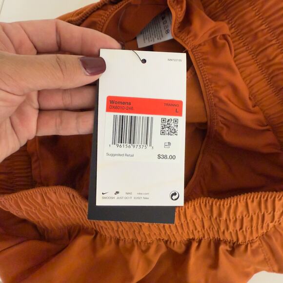 NWT Nike One Training Mid-Rise Lined Shorts Orange $38 - L - Picture 6 of 7